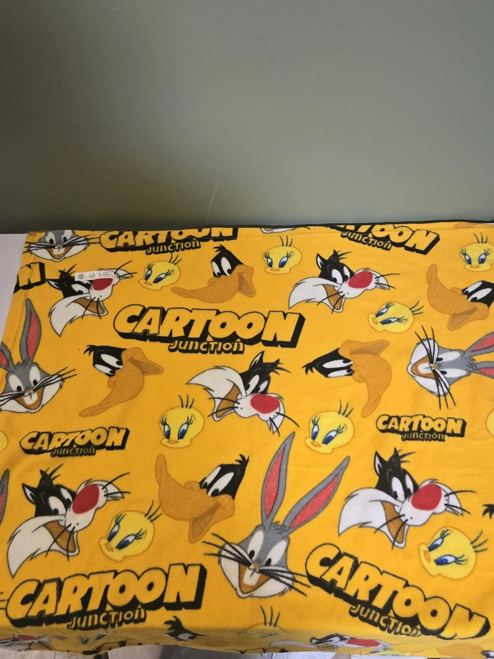 Warner Bros World Abu Dhabi Cartoon Junction Looney Tunes Fleece Blanket